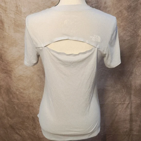 The North Face Lightweight Performance Tee – Grey – Size S - Picture 5 of 11